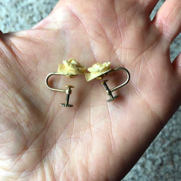 Signed vintage rose earrings/gold stamped - Picture 3 of 7